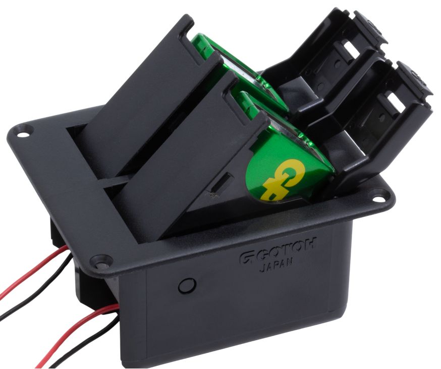 Dual 9 V battery holder